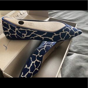 Size 9.5 Rothys indigo giraffes points new